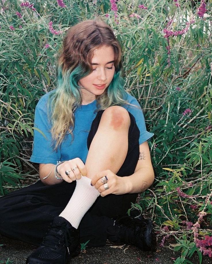 Delving into the World of “Blouse” by Clairo: A Lyrical Analysis