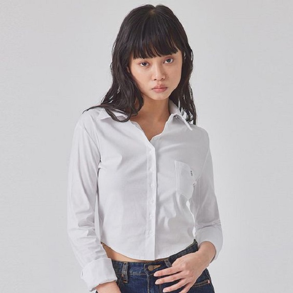 Learn to fold collared shirts.